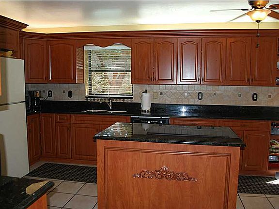 3rd image of 956 Mockingbird Ln APT 507