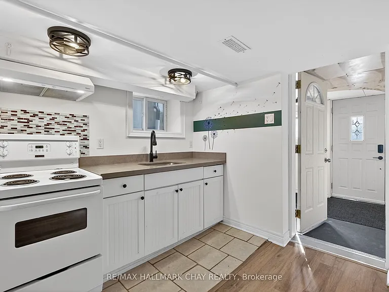 45 Caledonia Rd #LOWER — Photo 6