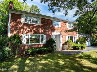 2141 Orchard Park Dr, Niskayuna, NY 12309