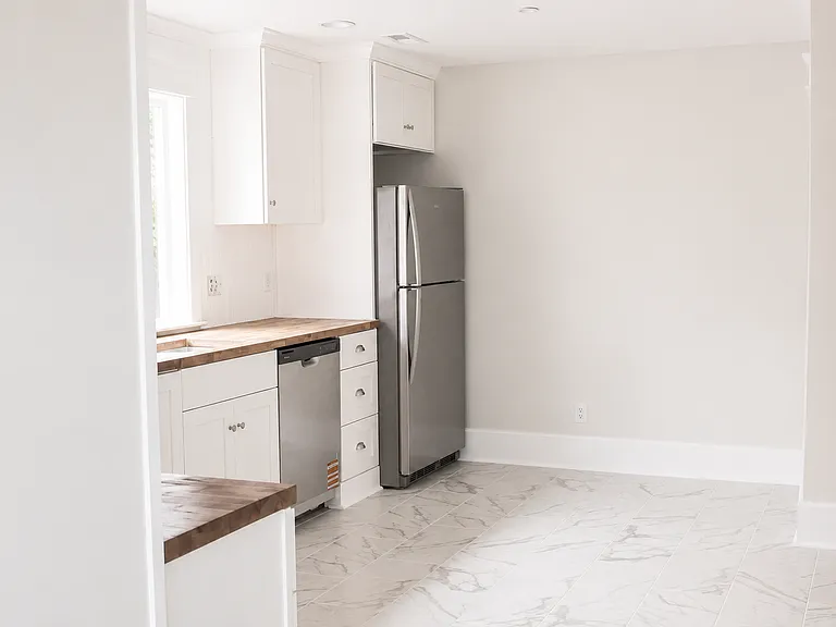 210 Washington St #1 — Photo 5