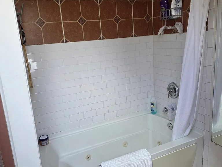 5905 Elgin St #2 — Photo 48