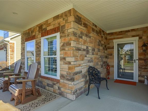 2nd image of 304 Dupont Dr