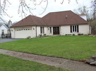 7910 Winter Circle Dr, Downers Grove, IL 60516