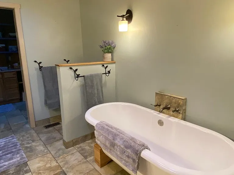 2444 Rogue River Hwy — Photo 20