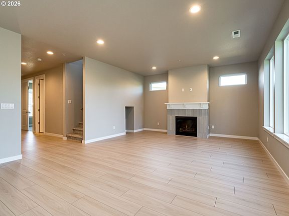 3rd image of 1332 N Kalani Loop