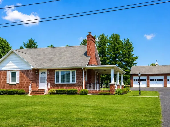 62 W Hanover St, Gettysburg, PA 17325