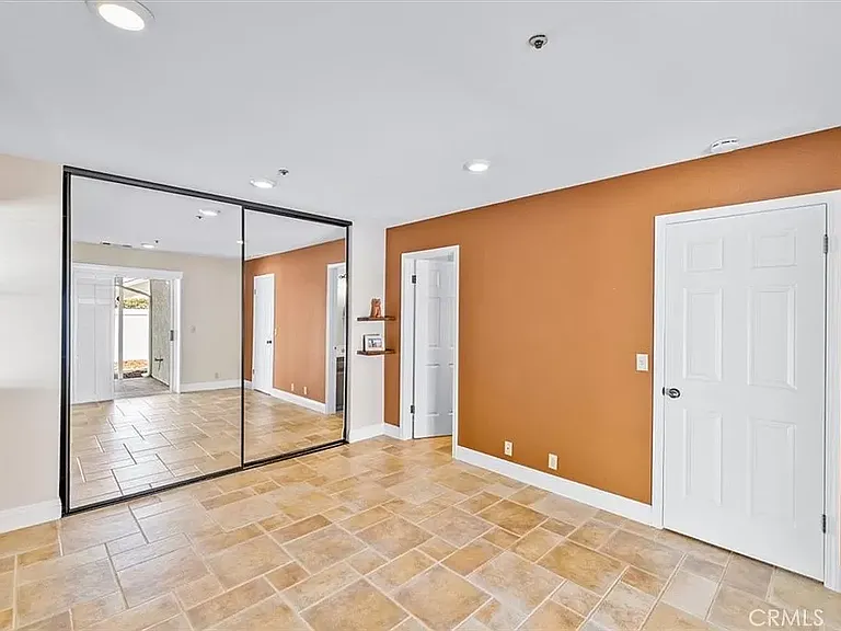 942 Bluebell Way — Photo 17