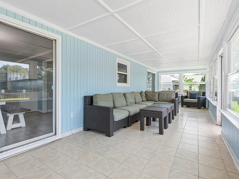29 Adriatic Ave — Photo 33