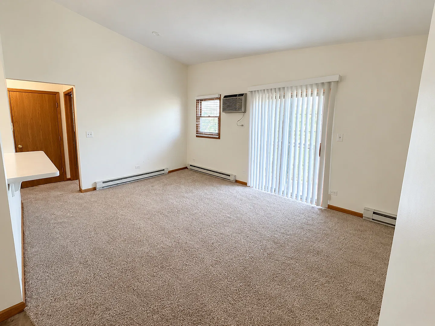 1 bed, 656 sqft, $1,500 — Photo 2