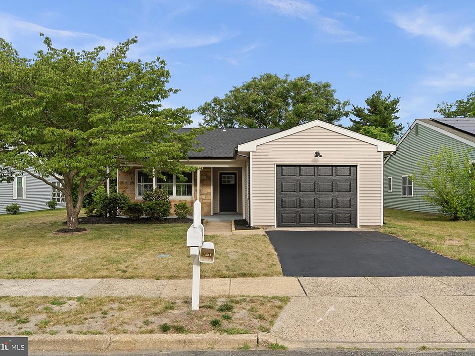 1st image of 43 Kingston Way