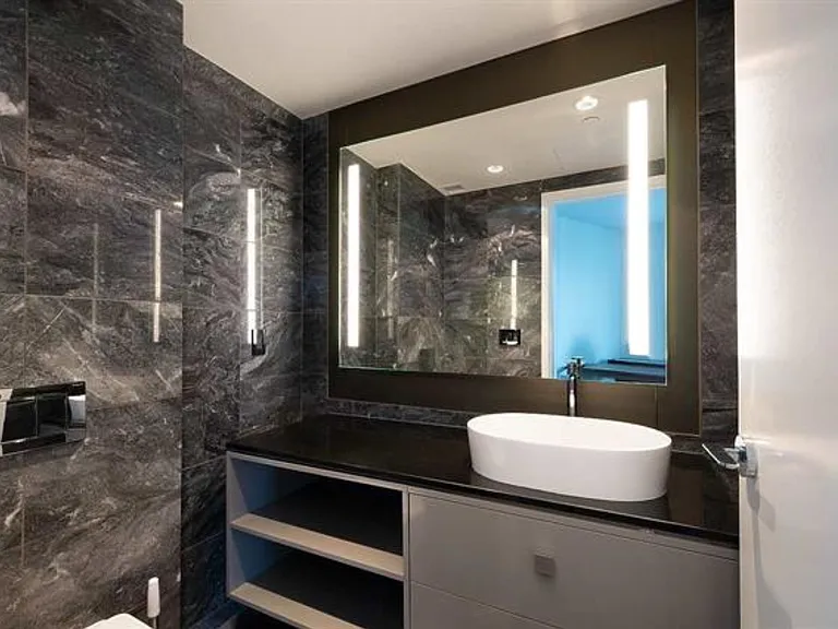 1151 Georgia St W #5305 — Photo 13
