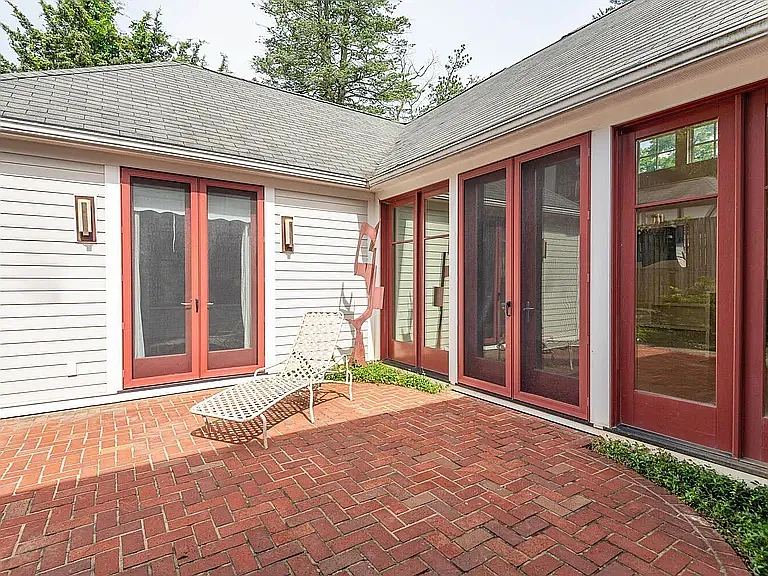 524 S Highland Ave — Photo 19