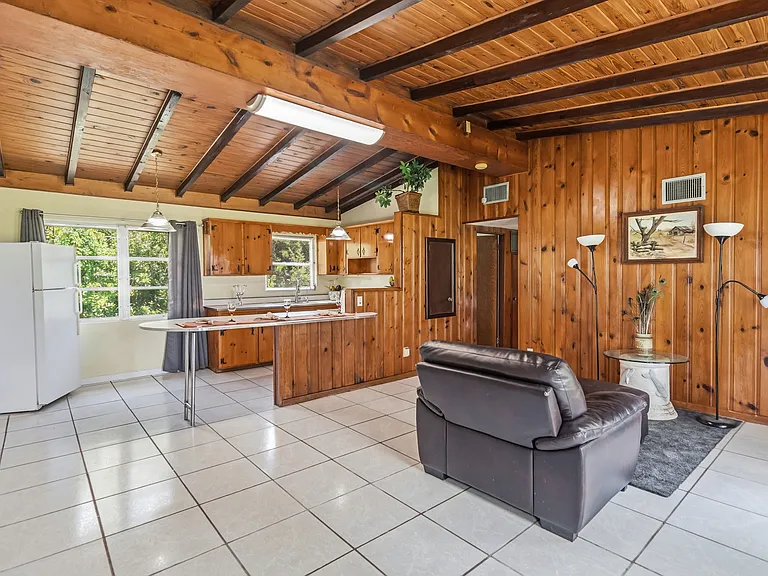 7912 Ficquette Rd — Photo 13