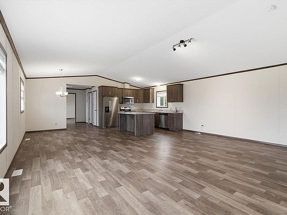 3rd image of 1409 Township Road 502