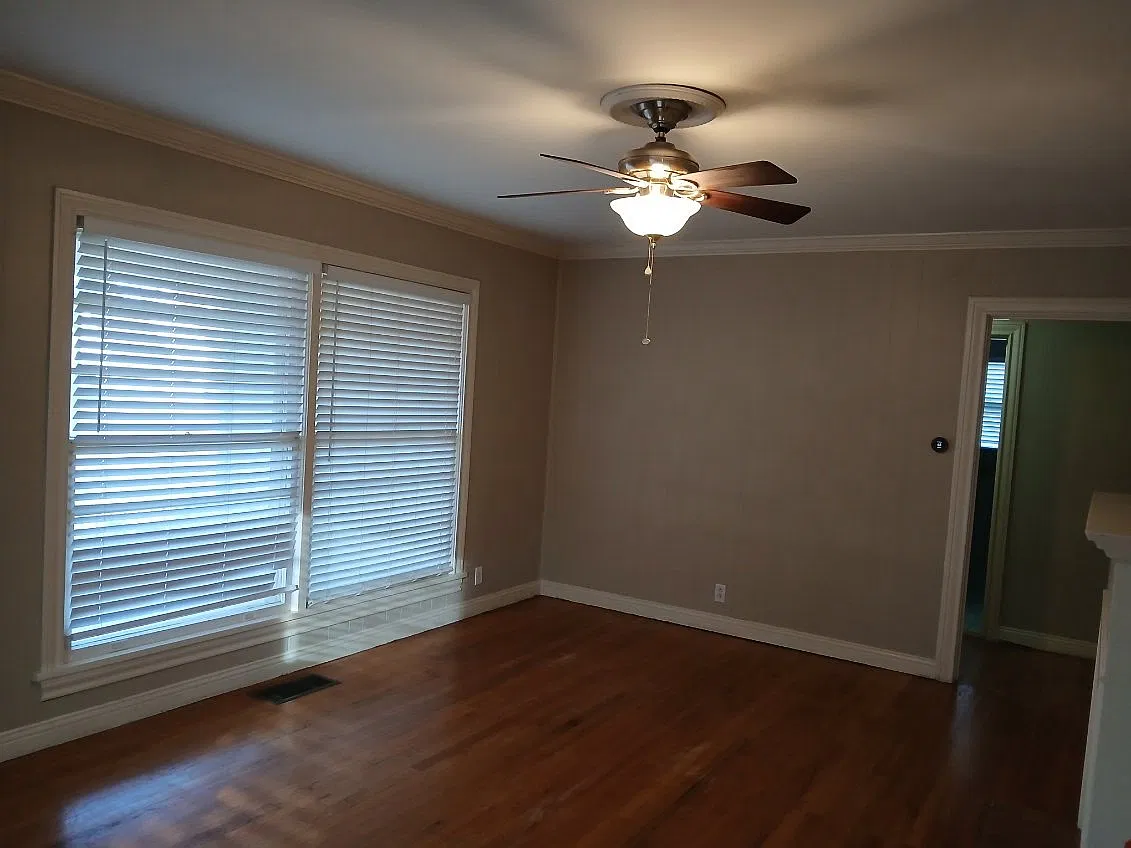 2 bed, 970 sqft, $1,200 — Photo 2