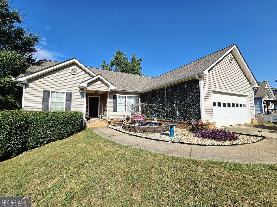 1st image of 209 Clearwater Dr