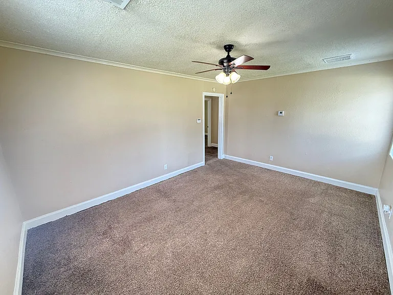 2059 Brighton Rd — Photo 7