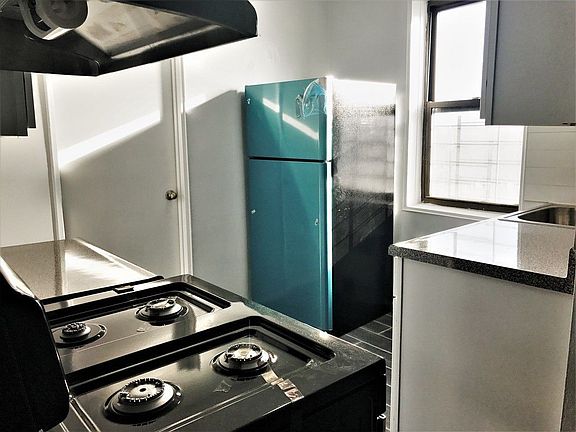 5th image of 6645 Broadway APT 3C