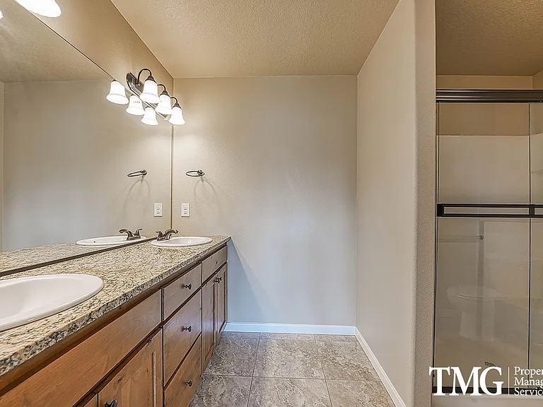 9807 NE 76th Way — Photo 27
