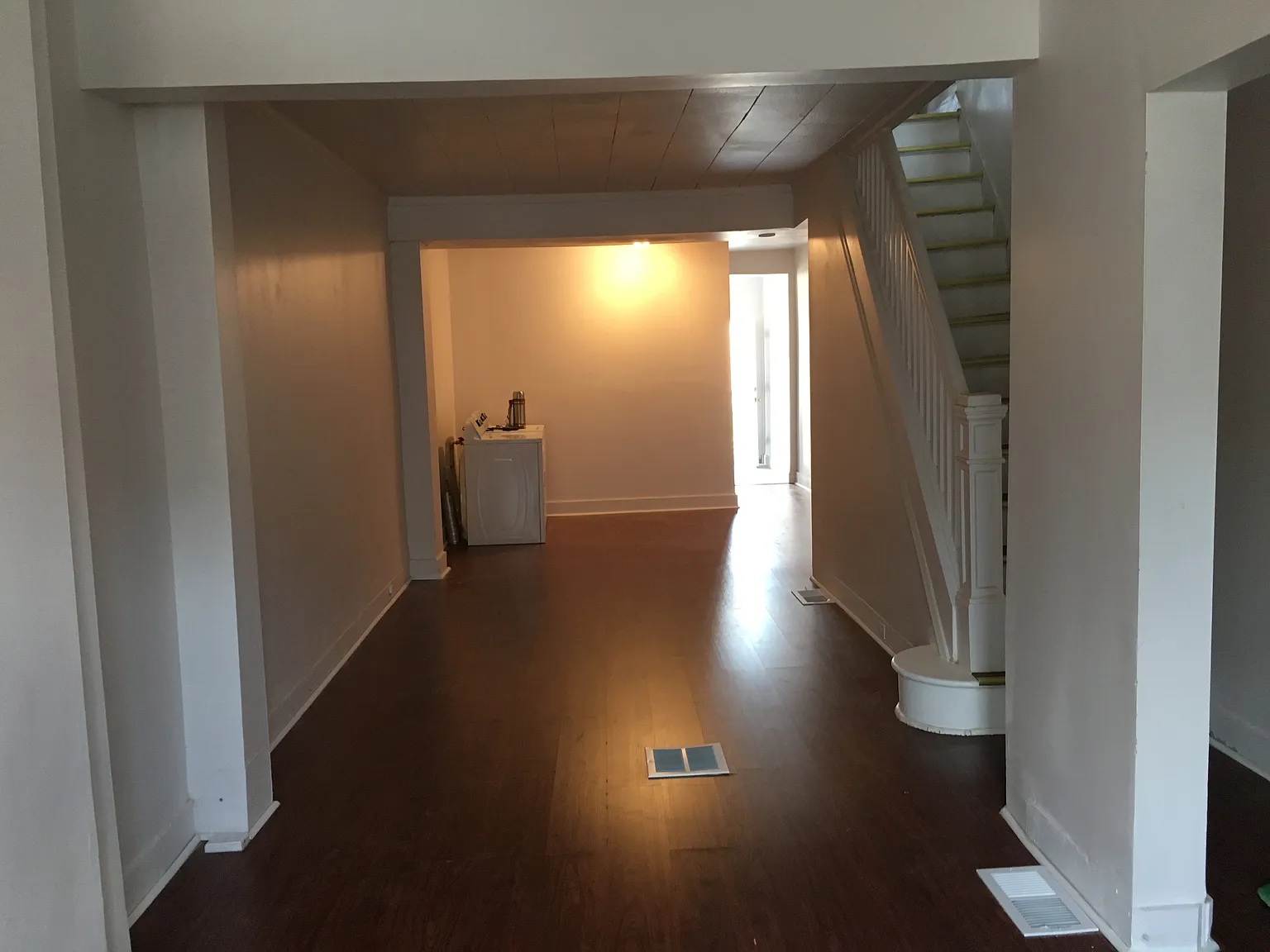 3 bed, 1000 sqft, $1,400 — Photo 2