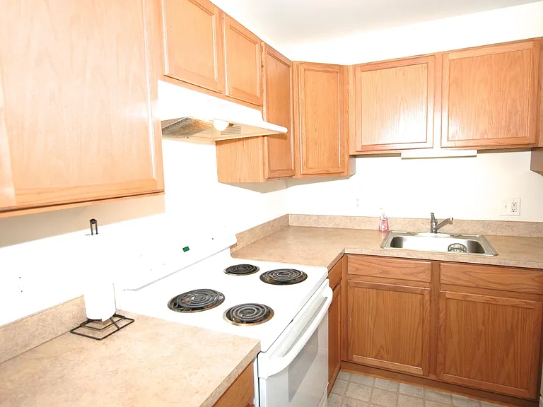 2440 Parmenter Blvd #63 — Photo 5