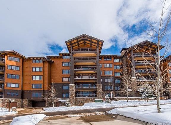 4th image of 8894 Empire Club Dr #102