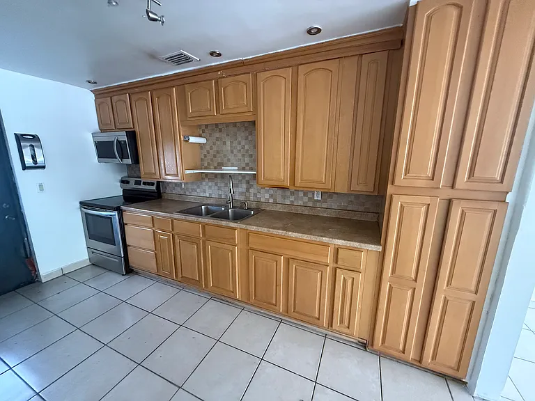 5627 Simms St — Photo 16