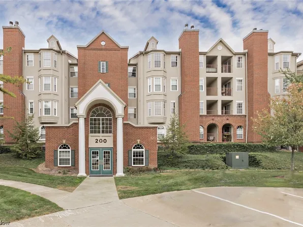 200 Fox Hollow Dr APT 402, Cleveland, OH 44124