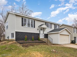 504 W Briarcliff Rd, Bolingbrook, IL 60440