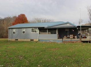 129 Whipkey Dr, Waterford, OH 45786