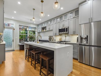 356 8th St, Jersey City, NJ, 07302