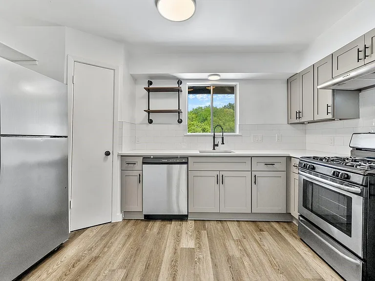 1706 Elmhurst Dr #A — Photo 8