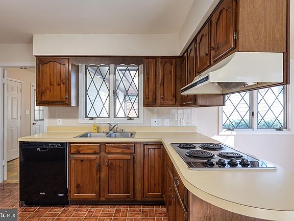 4th image of 101 Camden Dr