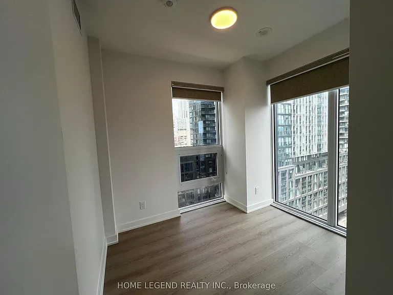 100 Queen St E #1515 — Photo 8