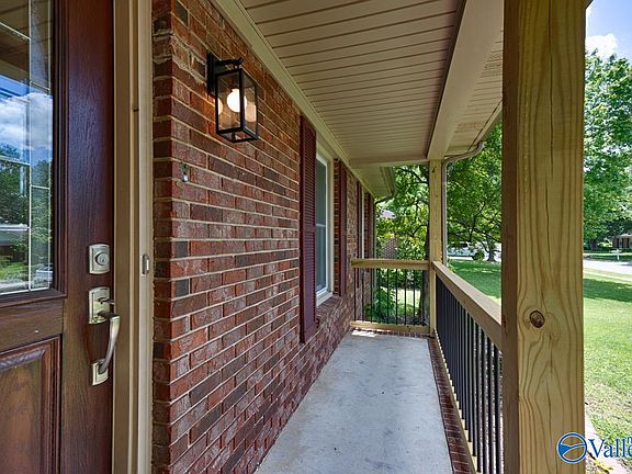 5th image of 9411 Danese Ln SE