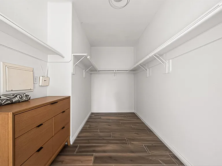 25507 Lyon Springs Ct — Photo 37