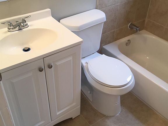 5th image of 110 Koehler Ave APT 6