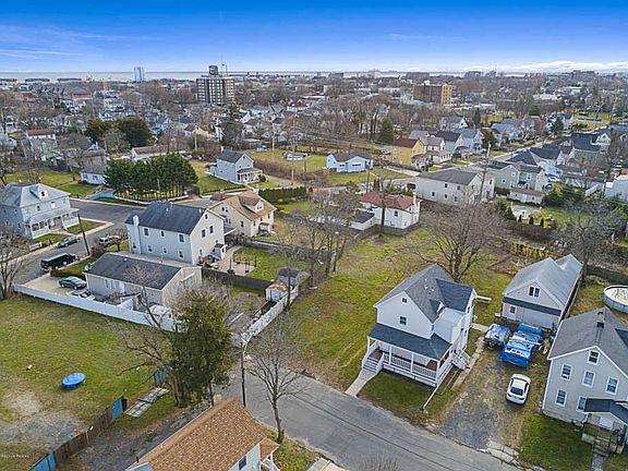 5th image of 380 Park Pl