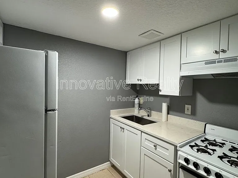 120 Blue Pointe Way #130 — Photo 4