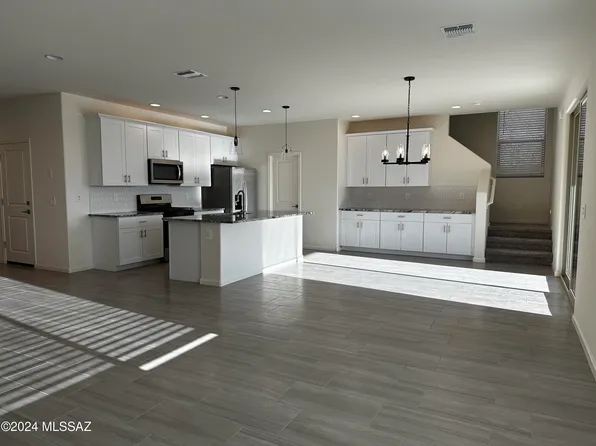 10367 W Robertson St, Marana, AZ 85653