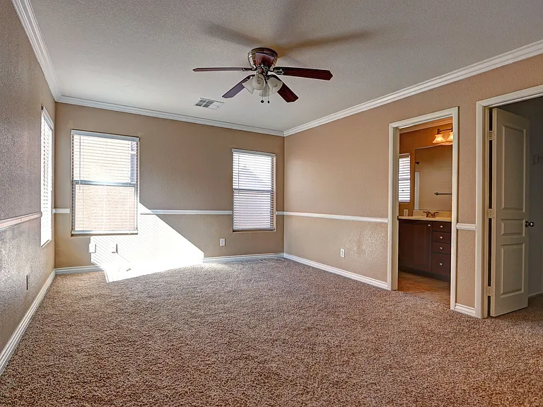 715 Shadwell St — Photo 15