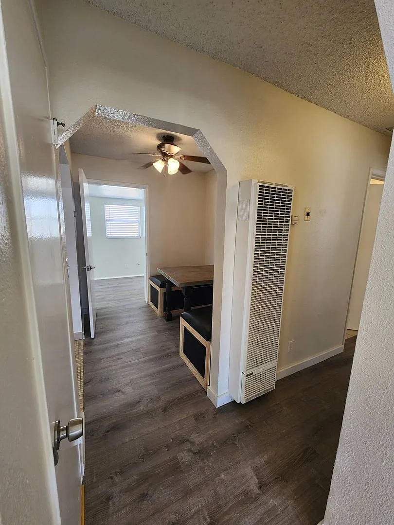 Cute 2 Bedroom 1 Bath Home — Photo 4