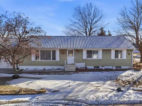 307 Prospect St NW, Blairstown, IA 52209