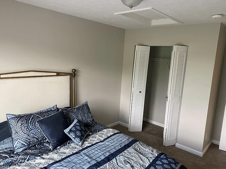 Regency Park Apartments — Photo 5