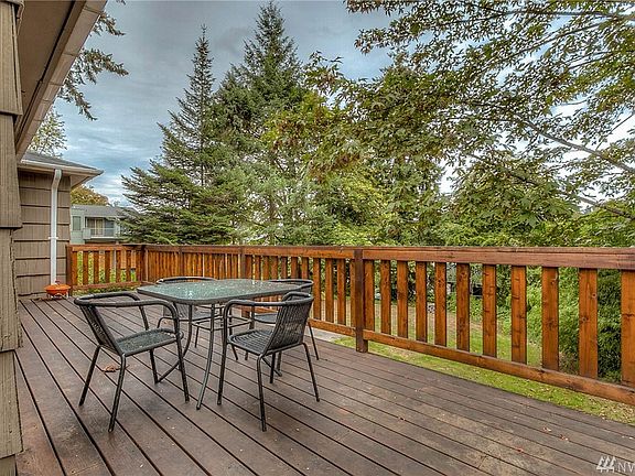 4th image of 13770 30th Ave NE