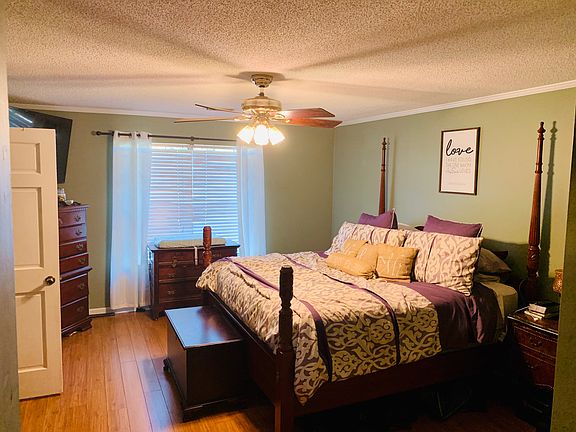 4th image of 4582 Forest Park Dr