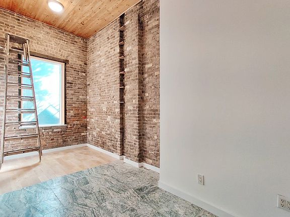 5th image of 113 E 2nd St APT 1