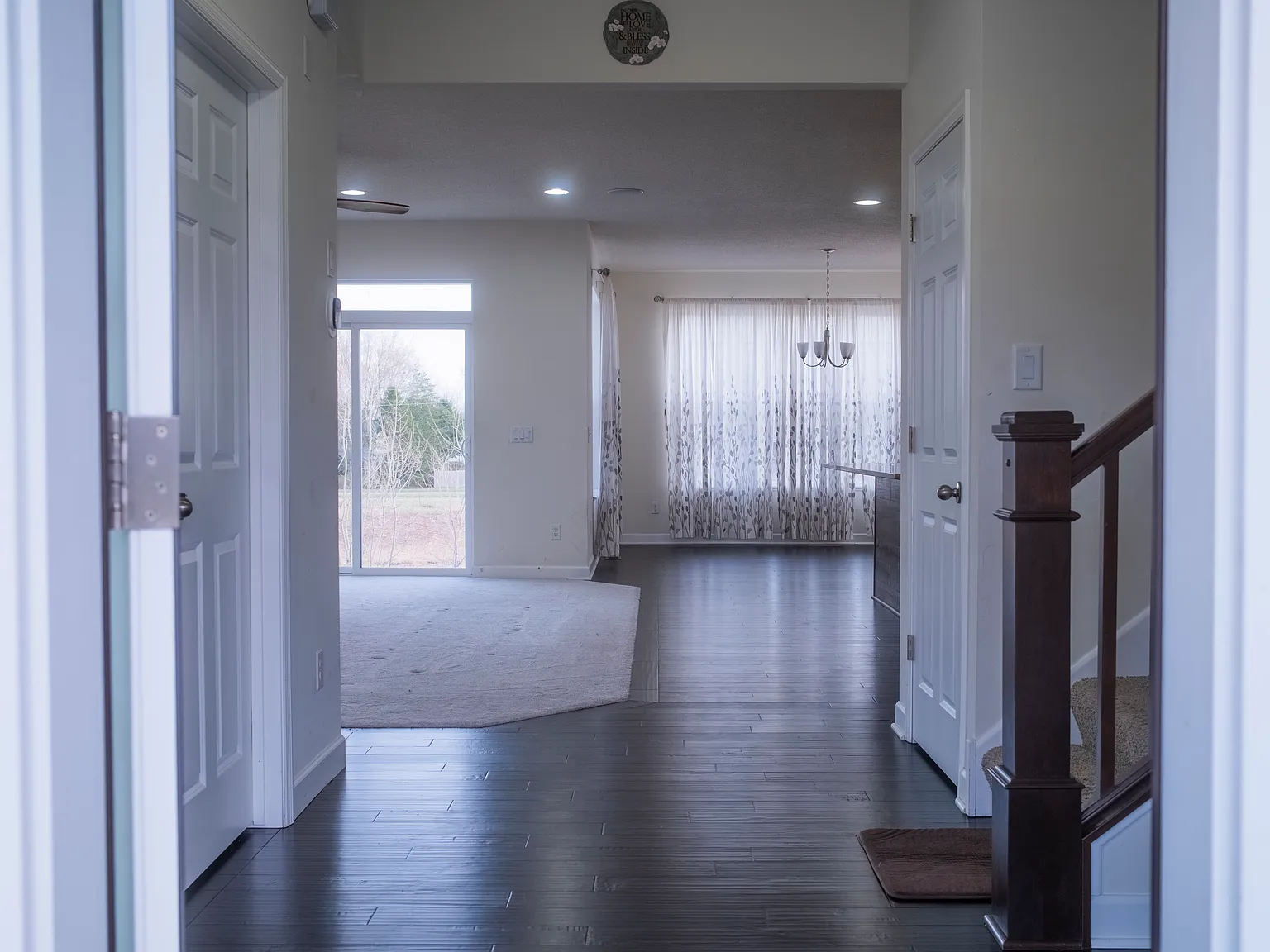 5 bed, 3.5 bath, 3326 sqft, $3,400 — Photo 2