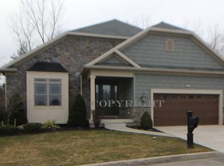 10 Nicole Ct, East Amherst, NY 14051