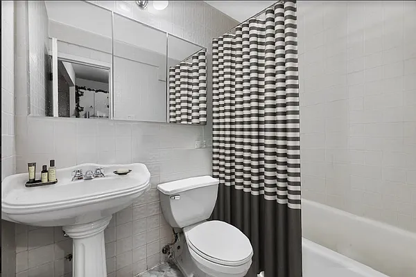 Rented by REAL New York | media 17